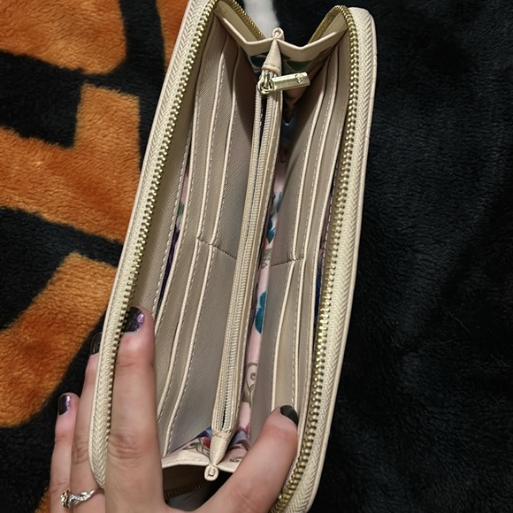 Loungefly Beauty and the Beast - Picture 3 of 4